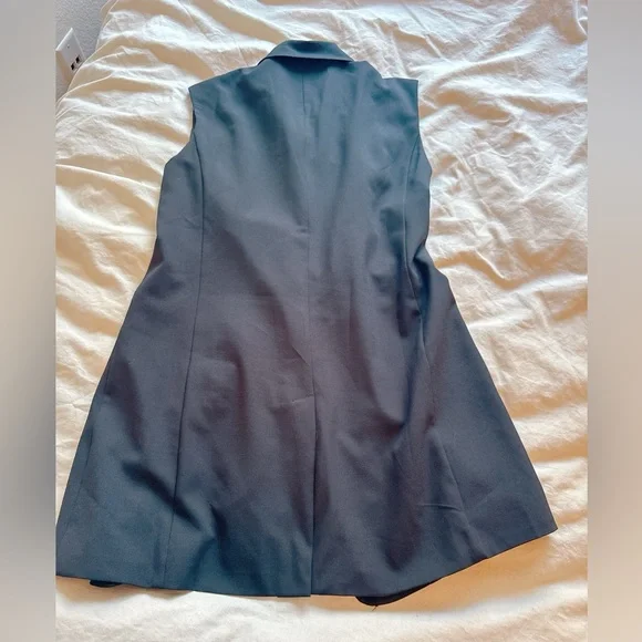 Black Sleeveless Blazer Vest - Picture 2 of 4